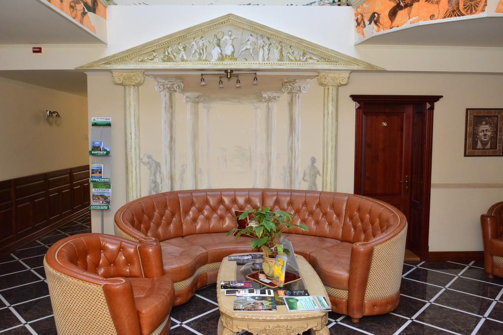 Atrium Hotel Ivano-Frankivsk Ngoại thất bức ảnh