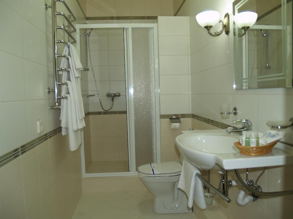 Atrium Hotel Ivano-Frankivsk Phòng bức ảnh