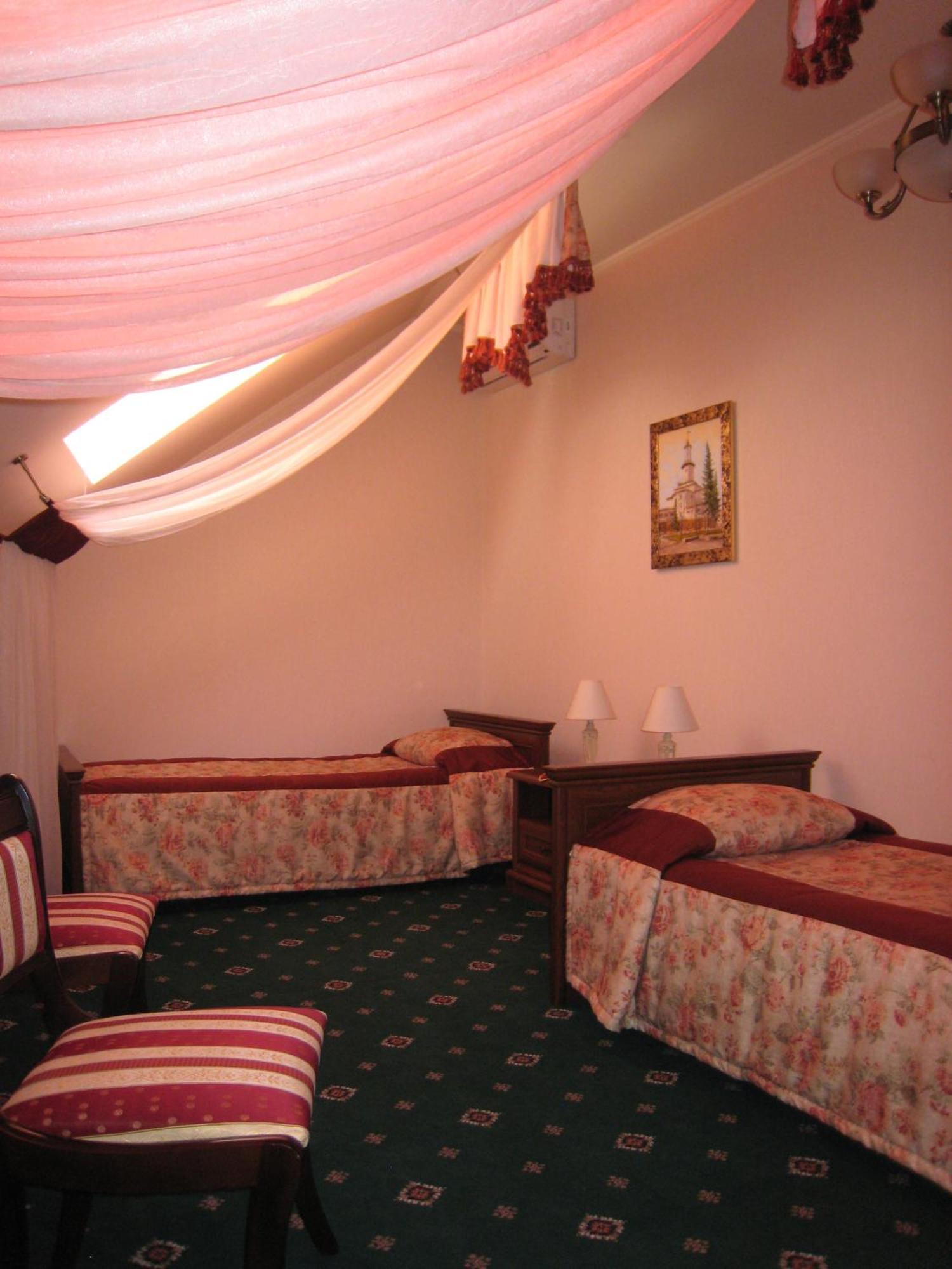 Atrium Hotel Ivano-Frankivsk Ngoại thất bức ảnh