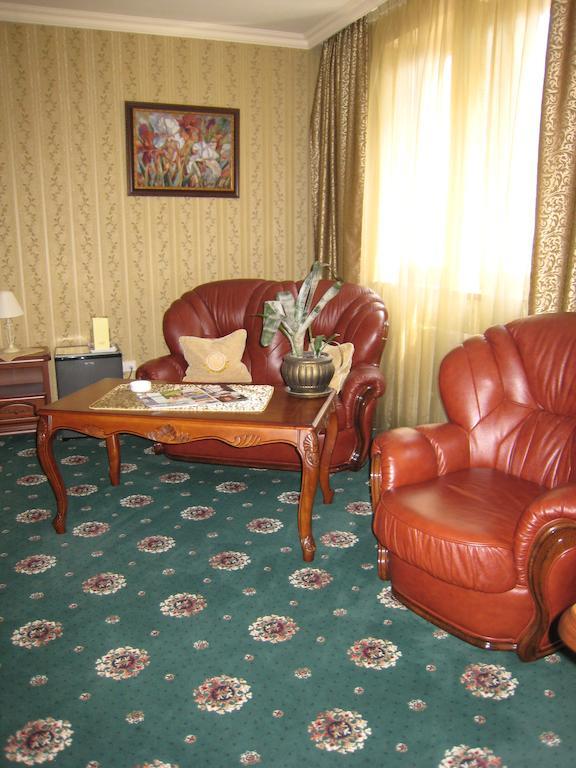 Atrium Hotel Ivano-Frankivsk Phòng bức ảnh