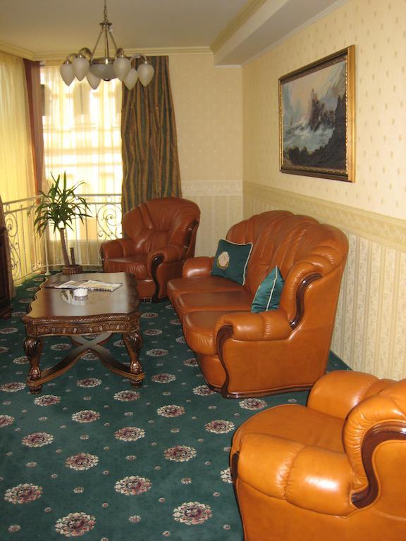 Atrium Hotel Ivano-Frankivsk Phòng bức ảnh